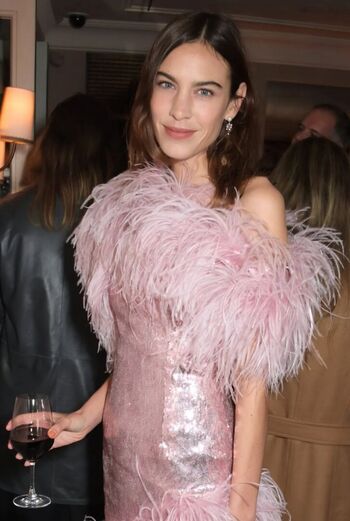 Full leaked Alexa chung private photo