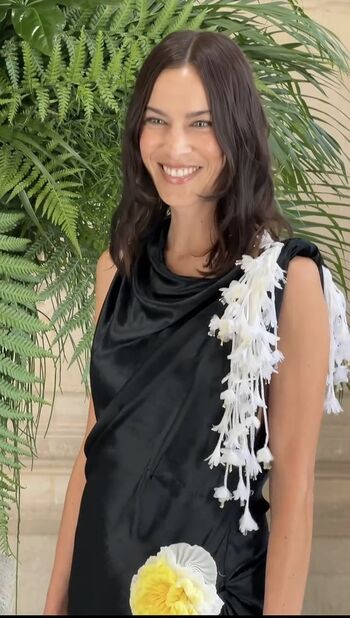 Full leaked Alexa chung page private photo