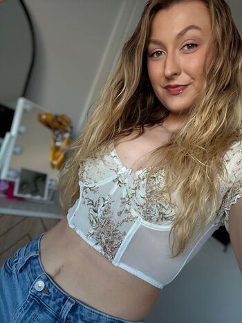 Alexa Grace