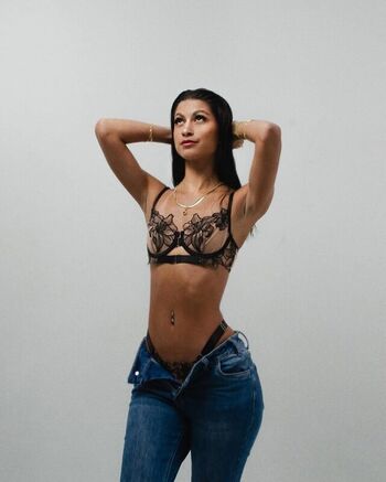 Alexandra Isabella