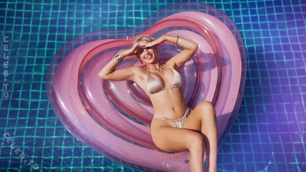 Full leaked Alexandra leonhard private photo