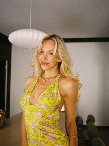 Full leaked Alexis ren  page private photo