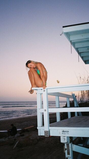 Full leaked Alexis ren  page private photo
