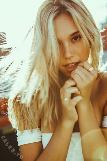 Full leaked Alexis ren  page private photo