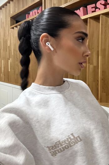 Full leaked Aleynaoezcan private photo