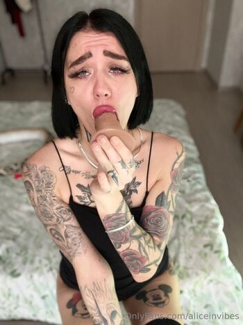 Full leaked Aliceinvibes page private photo