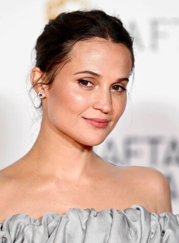 Full leaked Alicia vikander private photo