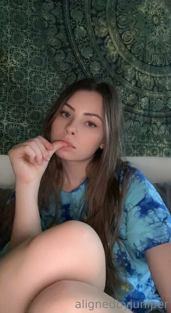 Full leaked Alignedbykarissa private photo