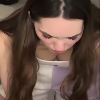 Full leaked Alinaavii private photo