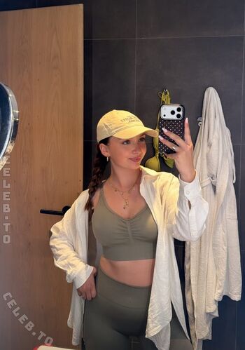 Full leaked Alinamour private photo