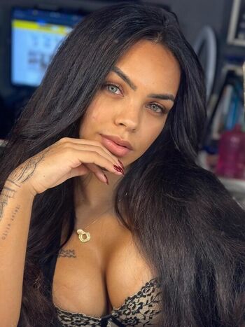 Full leaked Aline meyer private photo