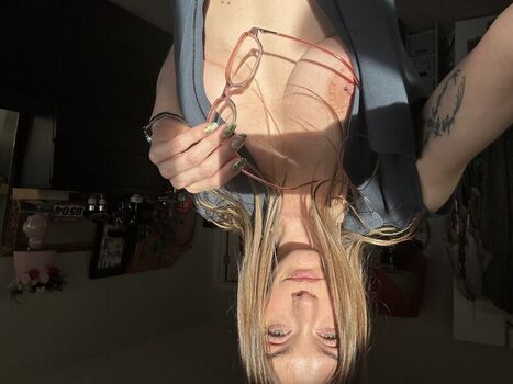 Full leaked Alison strand private photo