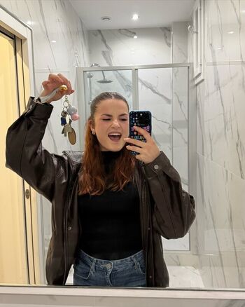Full leaked Alizee bois page private photo