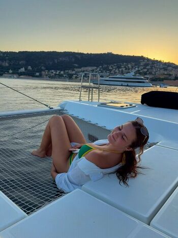 Full leaked Alizee bois private photo