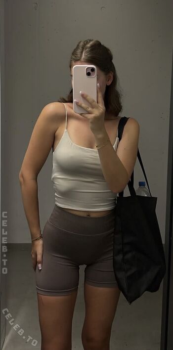Full leaked Alizee talk private photo