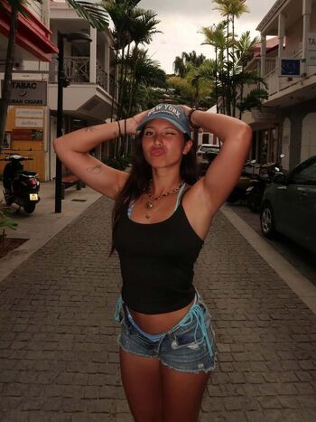 Full leaked Alizee yt private photo