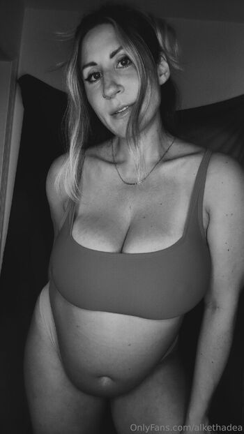 Full leaked Alkethadea private photo