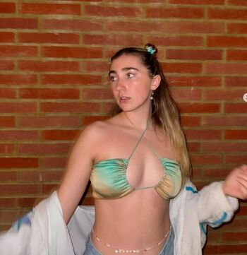 Full leaked Allegra miles private photo