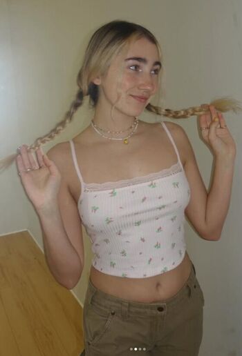 Full leaked Allegra miles private photo