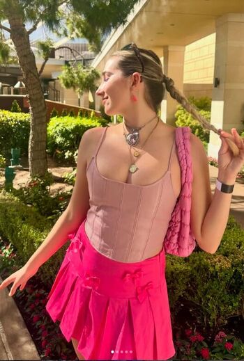 Full leaked Allegra miles private photo