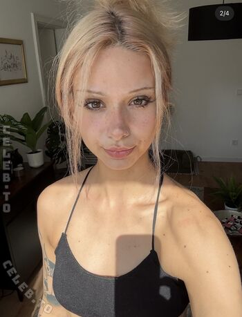 Full leaked Almostfeline private photo