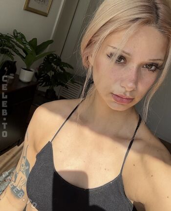 Full leaked Almostfeline private photo