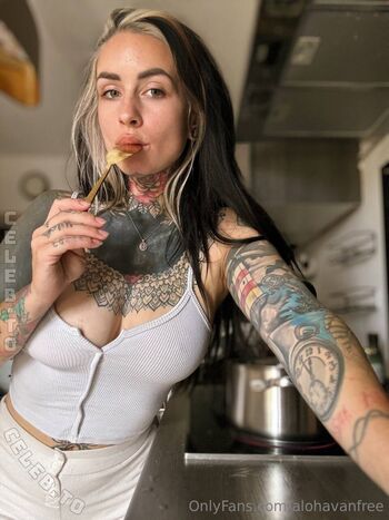 Full leaked Alohavan private photo