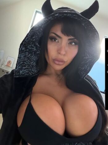Full leaked Alondraroi private photo