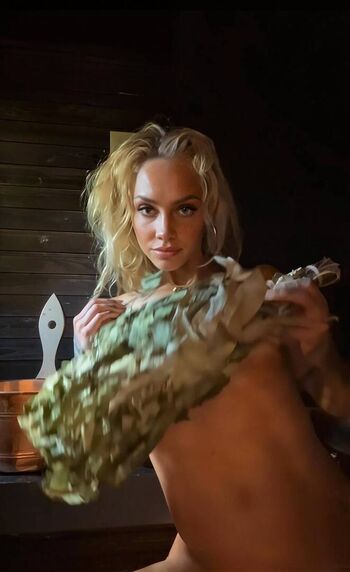 Full leaked Amanda essen private photo
