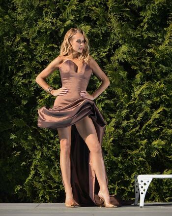 Full leaked Amanda holden  page private photo