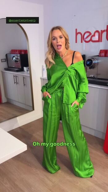 Full leaked Amanda holden private photo