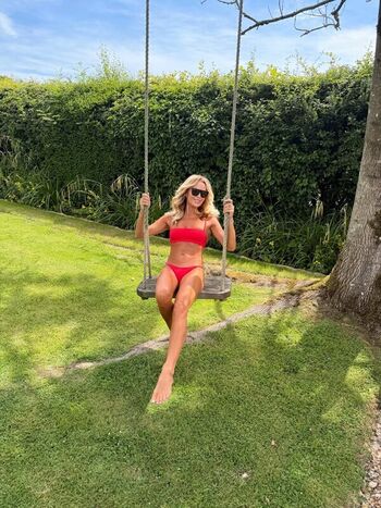 Full leaked Amanda holden  page private photo