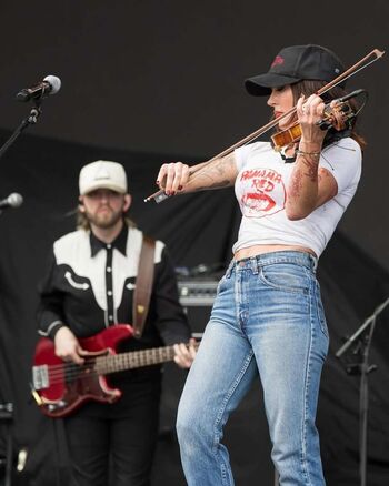 Full leaked Amanda shires private photo