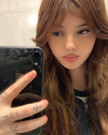 Full leaked Amanderinn private photo