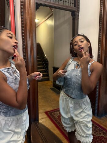 Full leaked Amandla stenberg private photo