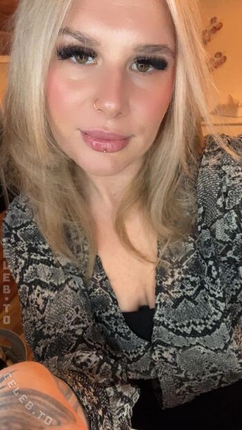 Full leaked Amber glaze private photo