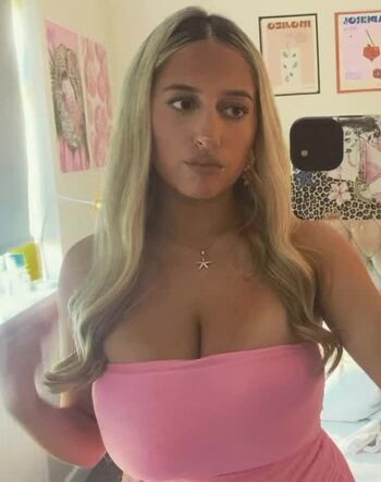 Amber Isabella