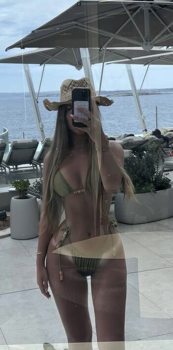 Amber Kayrouz