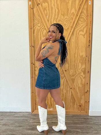 Full leaked Amber reacts page private photo