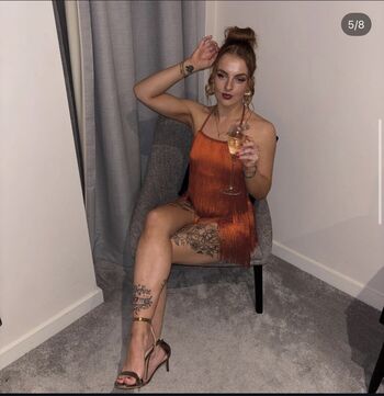 Full leaked Amberthomson private photo