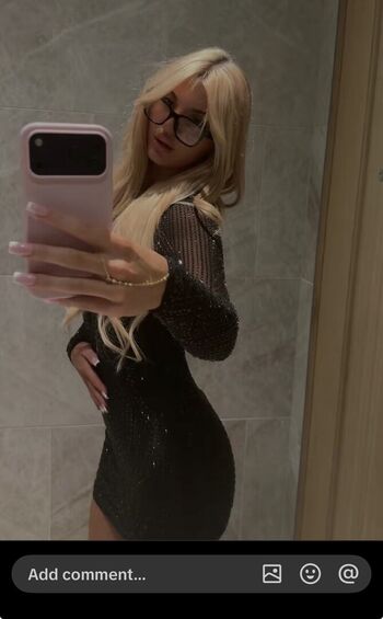 Full leaked Amelia hakes private photo