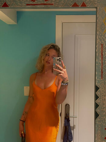 Full leaked Amelie morin page private photo