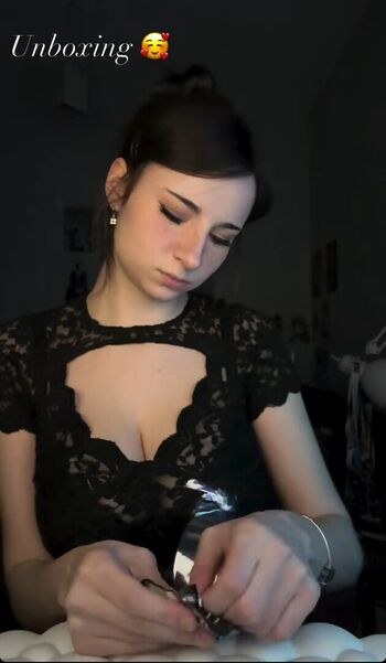 Full leaked Amelshia private photo