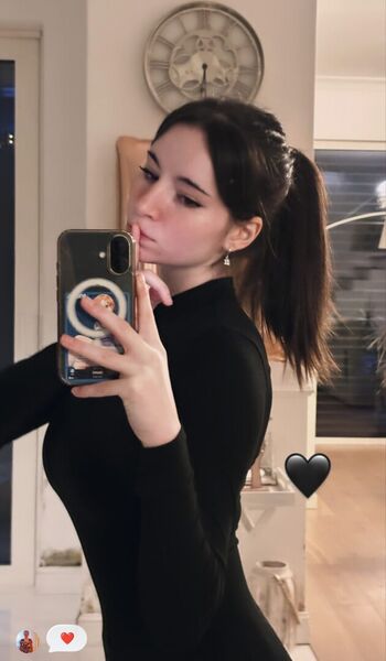 Full leaked Amelshia private photo