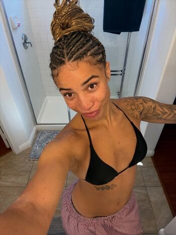 Full leaked Amiah simmons page private photo