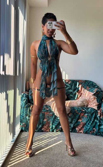 Full leaked Amira khan private photo