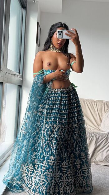Full leaked Amira khan private photo