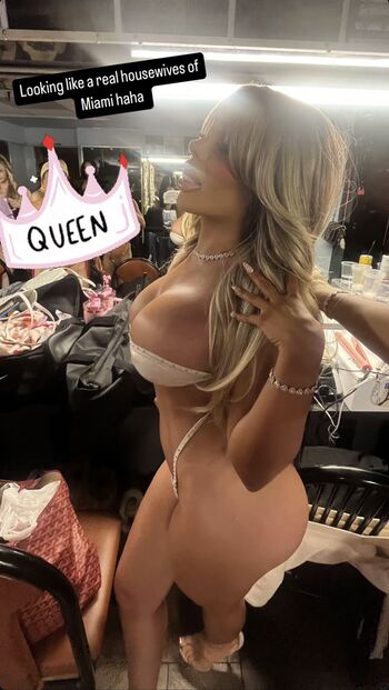 Full leaked Amiradoll private photo