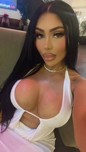 Full leaked Amiradoll private photo
