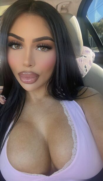 Full leaked Amiradoll private photo